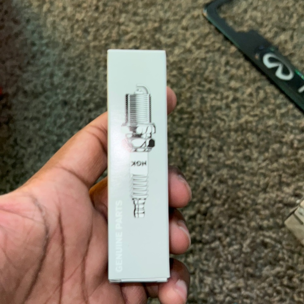 Spark plug Infiniti